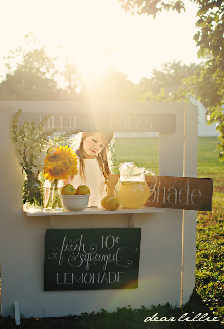 Lemonade Stand/ Puppet Theater Playhouse